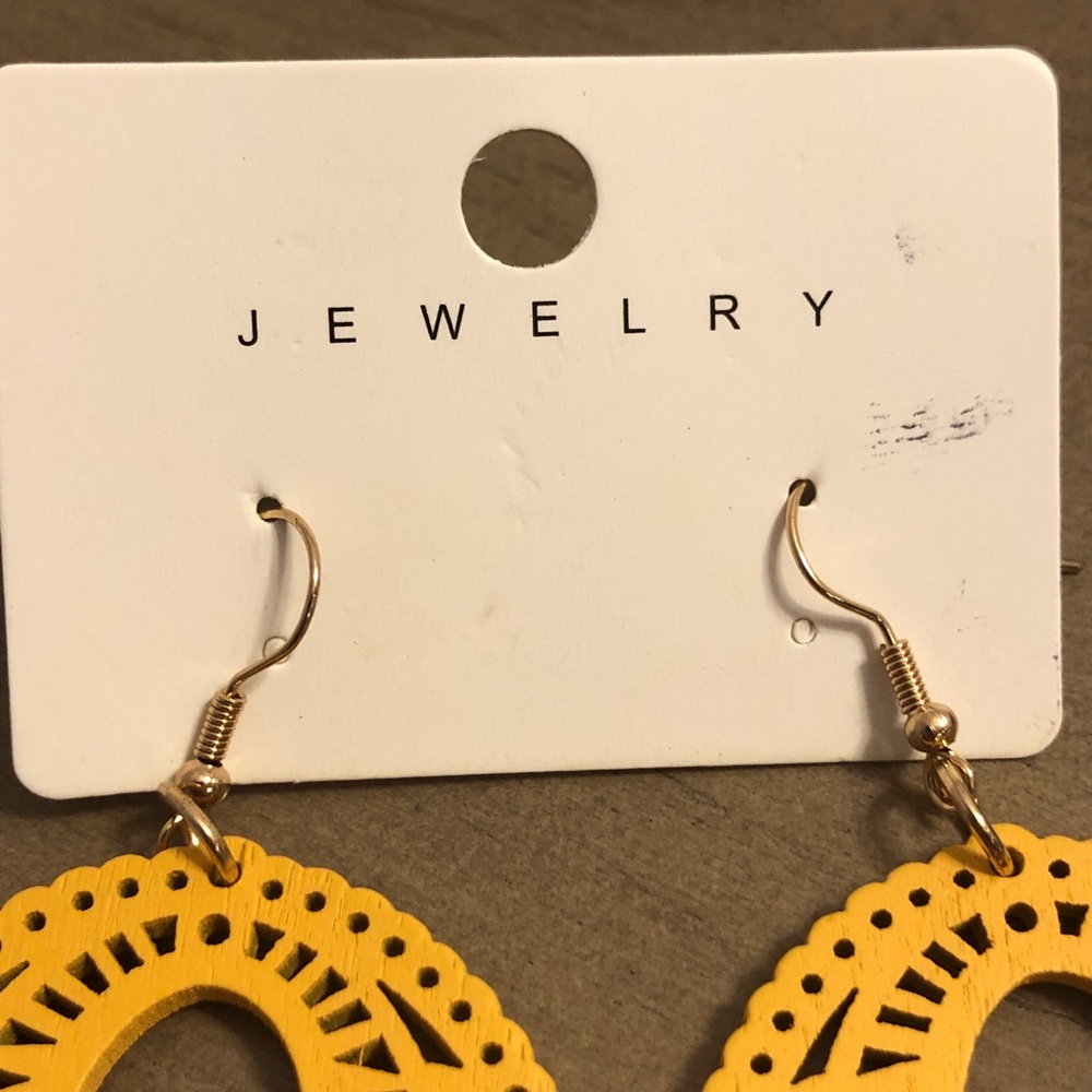 Elegant Yellow Wooden Bohemian Earrings - Picture 5 of 8